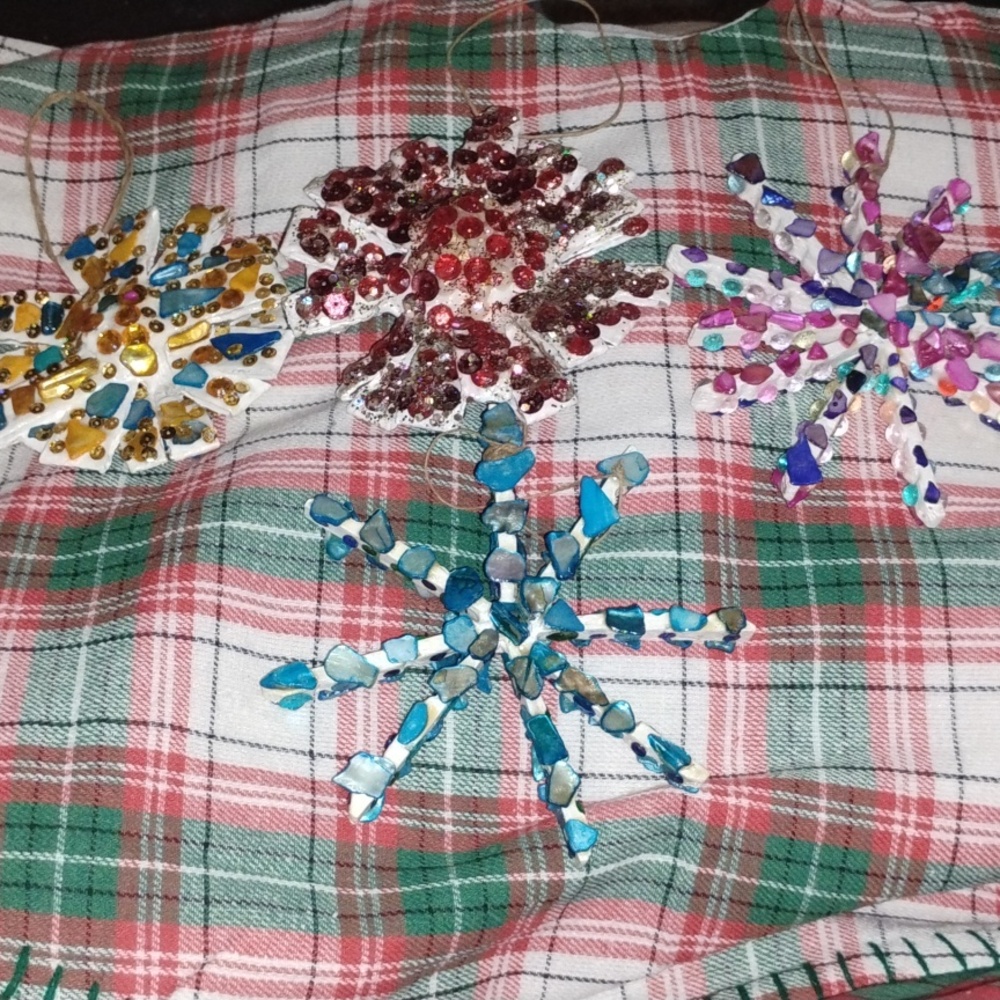Multide Color Decoration For Your Christmas Tree... 4 Decorations